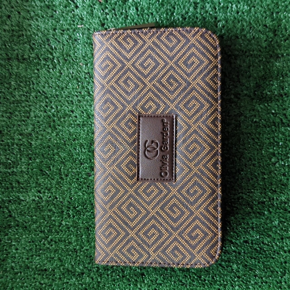 Olivia Garden SilkCut & Zipper Case